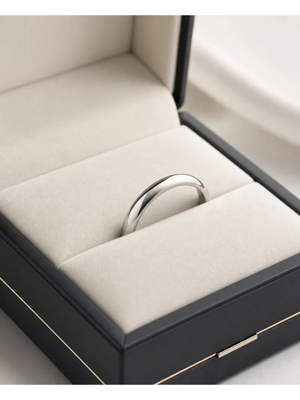 Tiffany & Co Classic Wedding Ring Band 950 Platinum
